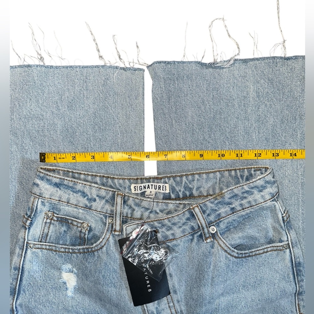 Signature 8 High- Rise Jeans | Size 25 | Distressed Wide Leg Jeans - Picture 4 of 5